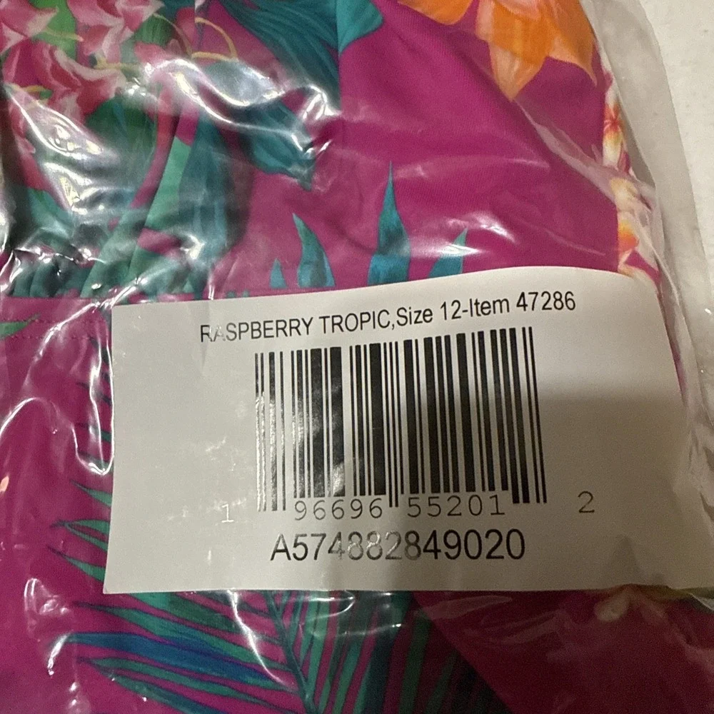 Kim Gravel Bathing Suit (2 Pieces ) Tank top, shorts, SIZE 12 - Picture 14 of 14